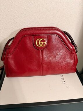 Gucci RE(BELLE) Shoulder Bag Leather Small in Red
